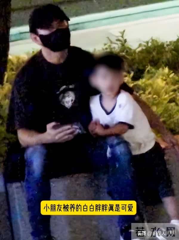 刘诗诗6岁儿子步步被嘲‘魔丸’,打架扯开躺地撒泼,用腿绊妈妈