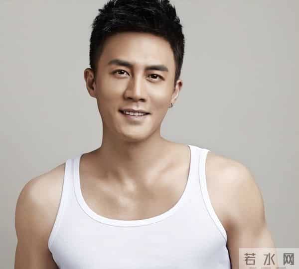 二婚嫁大13岁杜志国后，定居武汉素面朝天很自信，继子杜淳成心病