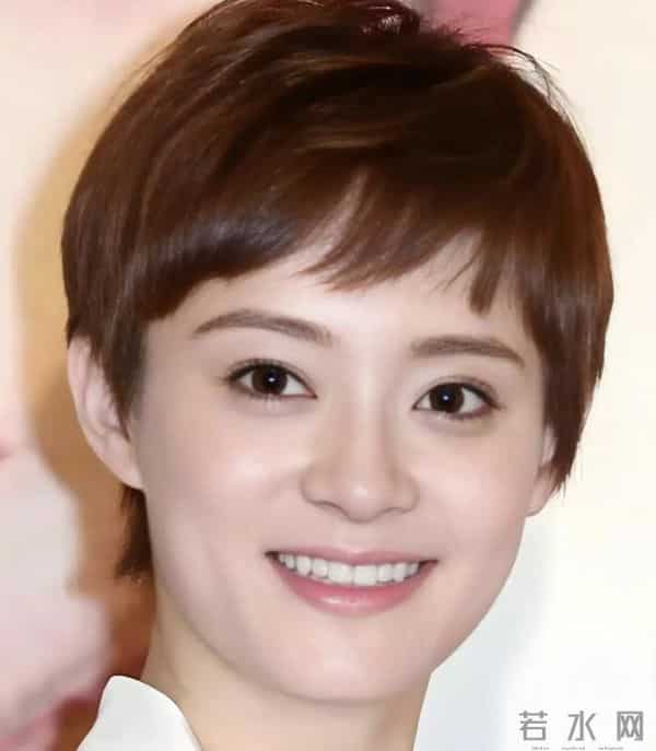 43岁孙俪街头被偶遇,打扮很知性很有女人味,身材真的很好