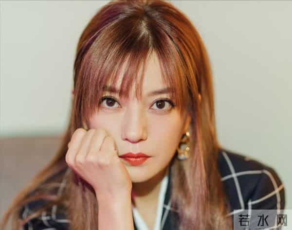 落地的凤凰不如鸡?消失四年后,赵薇终是为自己的“选择”买了单