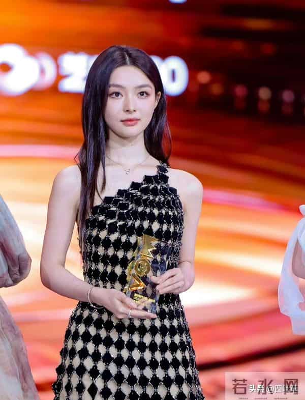 柯淳一句“真漂亮”让全网破防?内娱终于有人不演了!