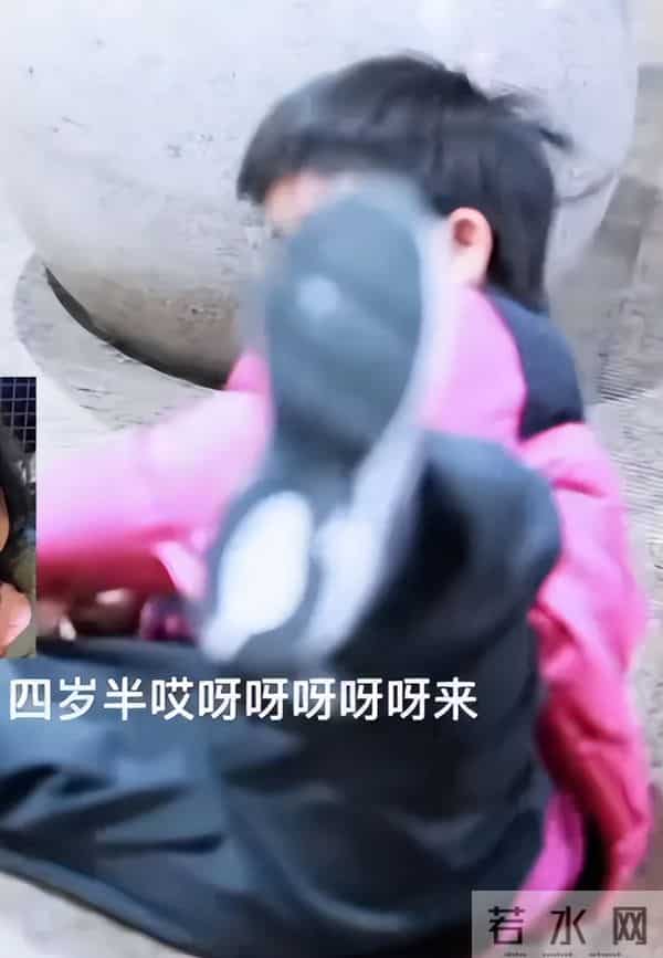 白百何带两个儿子现身!17岁大儿子长得像前夫陈羽凡,二儿子5岁