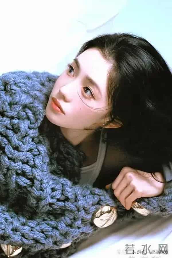 刘浩存绝美性感，气质封神惊艳瞬间