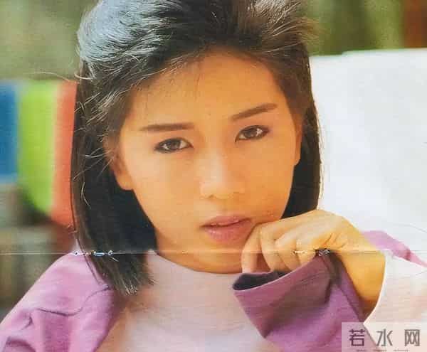 周星驰，最放不下的不是朱茵，也不是莫文蔚，而是嫁给别人的她