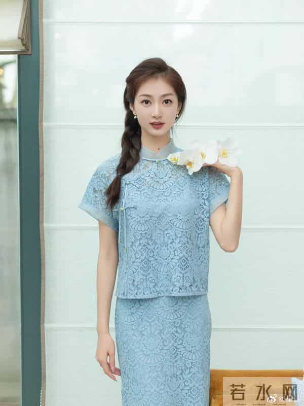 中传校花冯琳当主持人啦！不愧是最美领读员 这颜值不比明星差