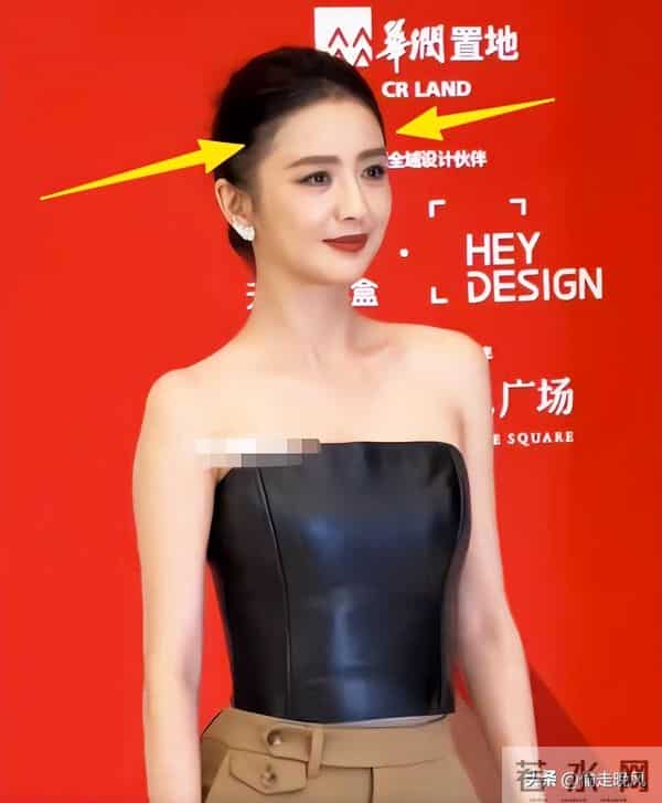 佟丽娅深圳扫金，素颜逛水贝买黄金，穿百元T恤，付款不手软