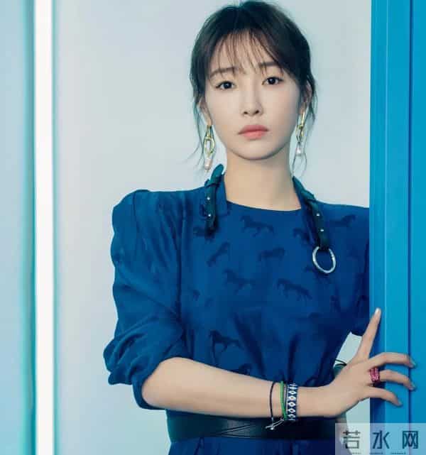 白百何带两个儿子现身!17岁大儿子长得像前夫陈羽凡,二儿子5岁