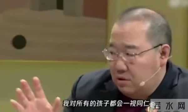 宋丹丹没想到,被自己公开怒斥的英达,如今竟走上了另一条上坡路