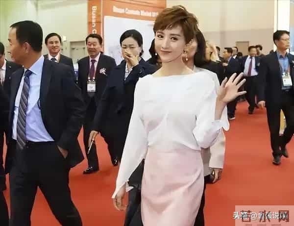一婚娶央视主持人，二婚娶演员，三婚娶小30岁美女，64岁终于当爹