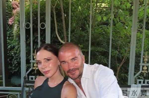 50岁贝克汉姆带妻儿领勋章,14岁小七好漂亮,布鲁克林依旧没露面