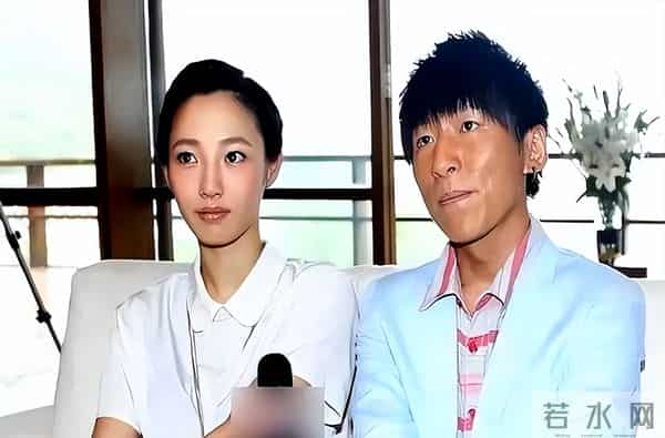 白百何带两个儿子现身!17岁大儿子长得像前夫陈羽凡,二儿子5岁