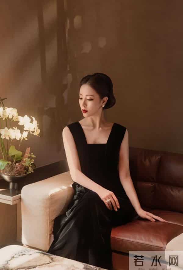 李思思结婚13年秀幸福，谈北大老公满是爱慕，夸他是最棒合伙人