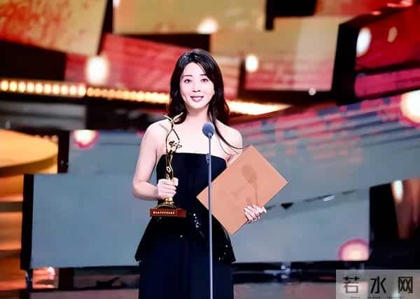 红毯上争相斗艳，娱乐圈女星打着为艺术献身的幌子，该遮一遮了！