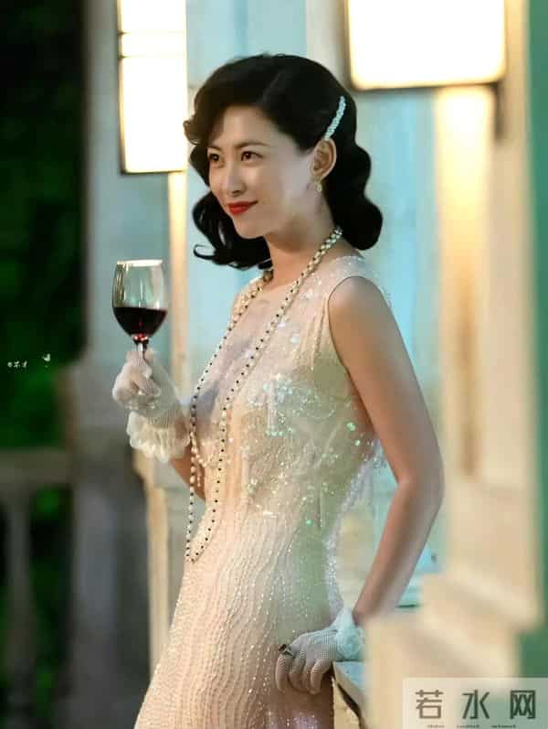 朱珠用全英文采访教翁青雅做人，41岁的她能力强，还是个好妈妈！