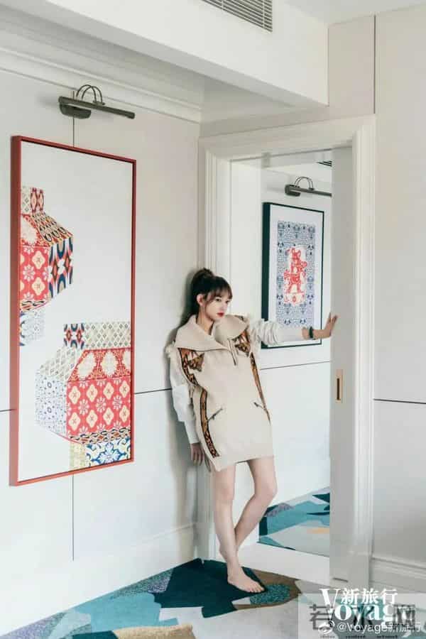 程潇光脚丫齐刘海写真，太清纯身材又棒