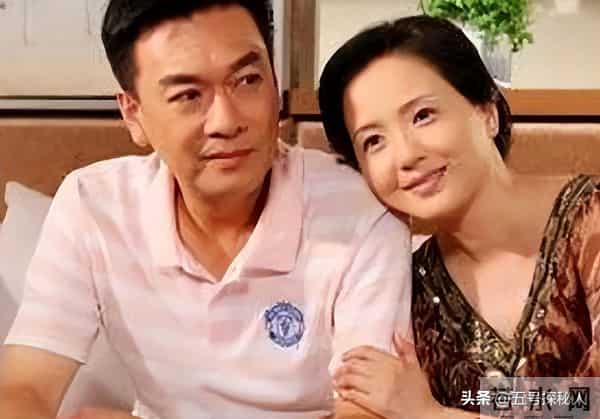 不拍吻戏，不嫁豪门，30岁自毁前程演妈妈，丈夫是她叛逆的后盾