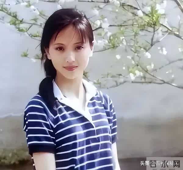 不拍吻戏，不嫁豪门，30岁自毁前程演妈妈，丈夫是她叛逆的后盾