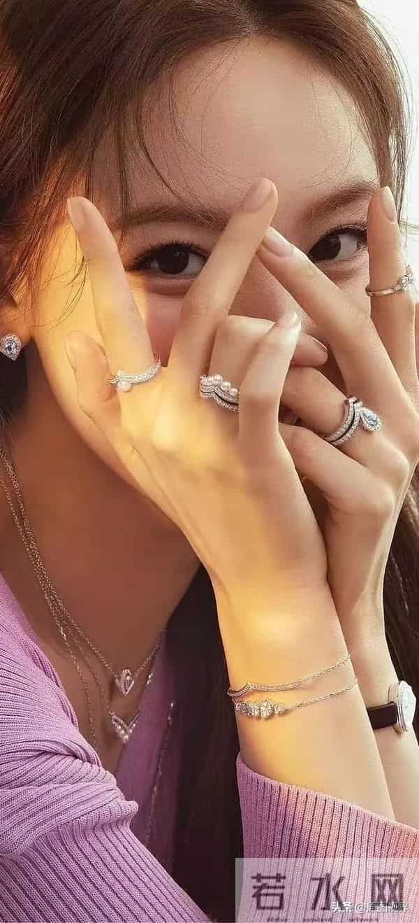 娜年今日——林娜琏时尚写真大图