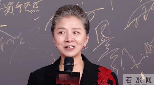 北京这一夜，秦海璐肿了，蒋欣瘦成皮包骨，却被66岁的她惊艳了