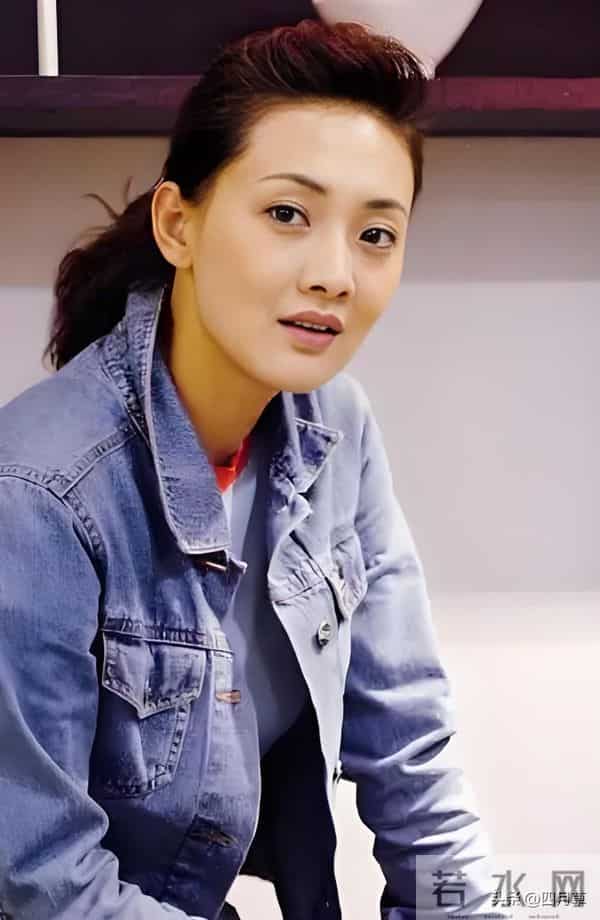 年轻时候的。牛莉