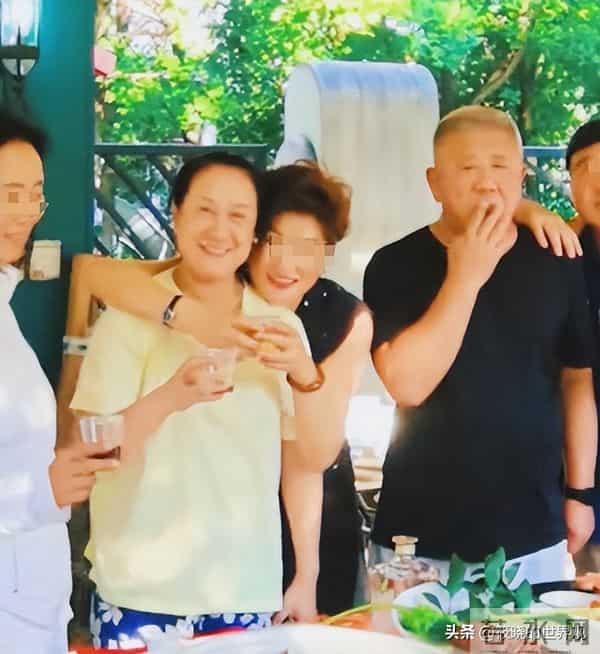 原来他俩是夫妻，被老婆领导了一辈子，68岁住大别墅却仍坚持拍戏