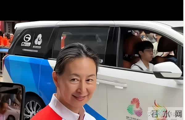 何超琼近况曝光，生图满头白发还有老年斑，和澳门大会判若两人