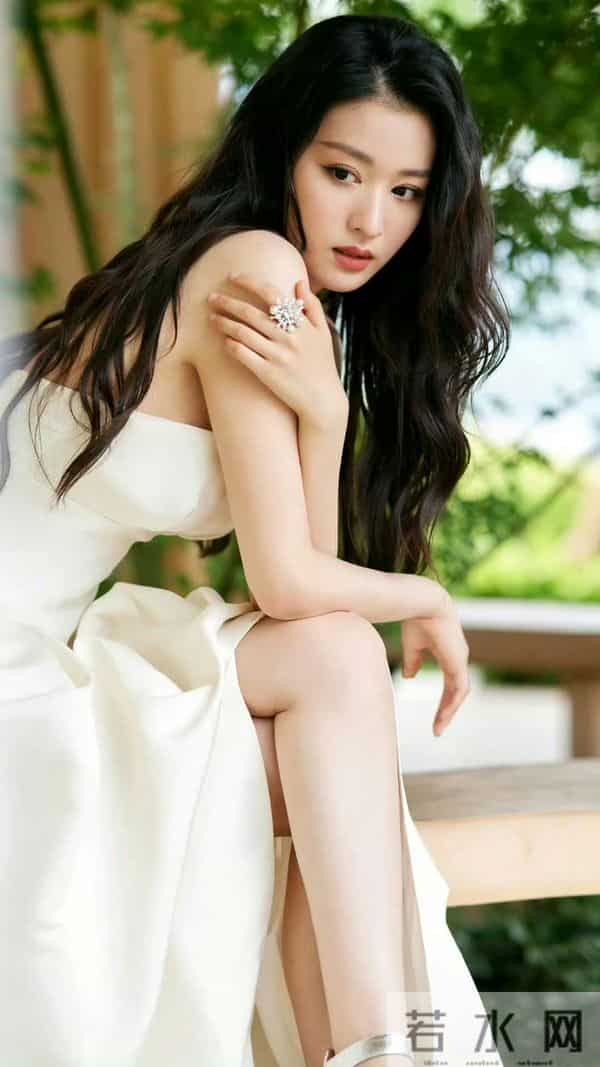 王楚然 美腿修长 透明高跟露出脚趾缝