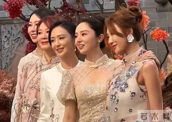 佟丽娅在深圳扫购黄金！头发稀少假发明显，满胳膊黄金手串太吸睛