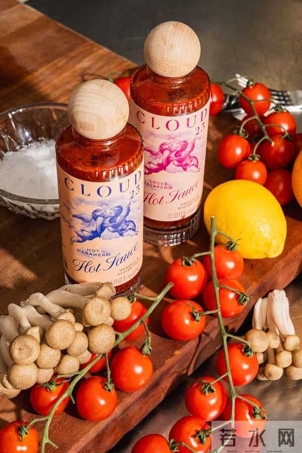 50岁贝克汉姆带妻儿领勋章,14岁小七好漂亮,布鲁克林依旧没露面