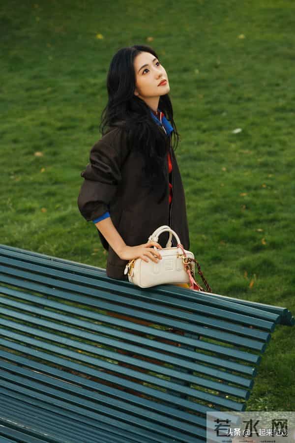 刘浩存绝美性感，气质封神惊艳瞬间