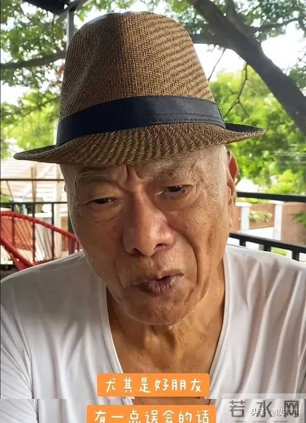 凌峰近况：和新老婆合照曝光，女方不是贺顺顺，80岁依旧宝刀未老