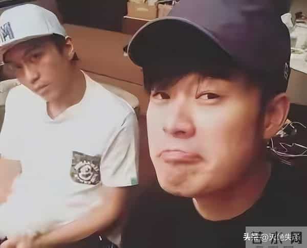 为了割韭菜,脸都不要了?这几位明星“捞钱”的样子太难看了!