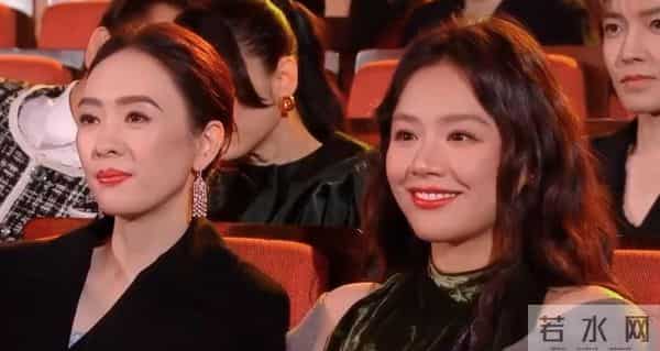 欧豪马思纯分手7年再同框，男方偷瞄女方表情微妙，网友呼吁复合