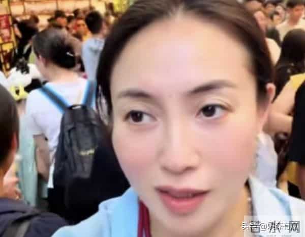 朱赤丹：结婚多年无儿无女，45岁辞职选择创业，因考试压力大痛哭