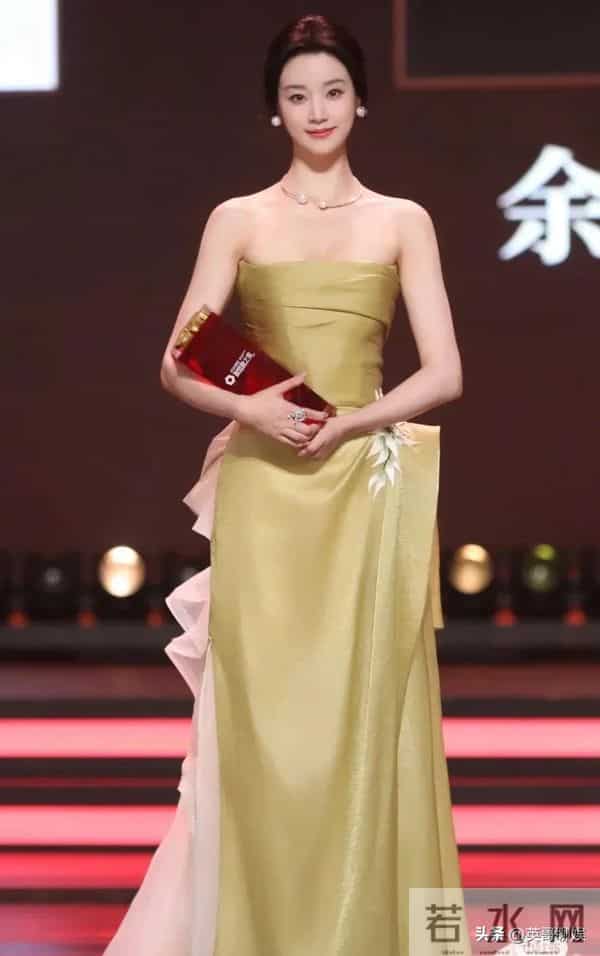 短剧十大女神彻底洗牌，岳雨婷没资格，李柯以第二，榜首没争议