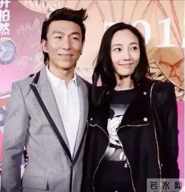 白百何带两个儿子现身!17岁大儿子长得像前夫陈羽凡,二儿子5岁