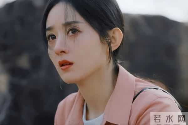 被“艳压”8年,杨幂再次官宣新消息,已是赵丽颖高攀不起的存在