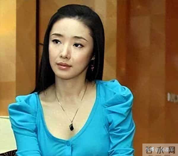 曾被张艺谋力捧,火后与富豪卷款61亿逃亡国外,现在的她过得如何