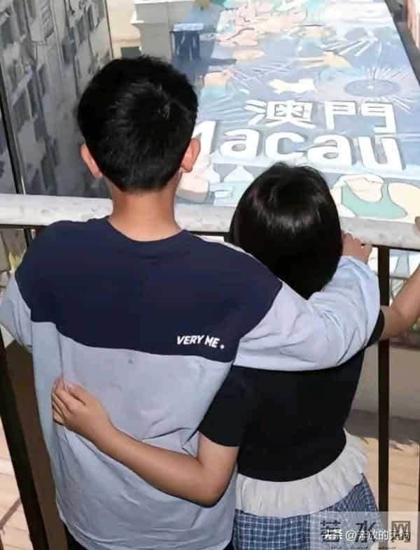 陈思诚和小酒窝聊天了，他一脸宠溺就像看着儿媳妇！