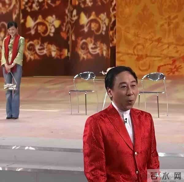她是冯巩御用老婆，连登五年春晚后精神失常，如今50岁的她怎样了