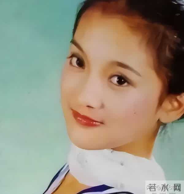 年过50岁的周迅一头白发，无儿无女成为了这辈子最大的遗憾！