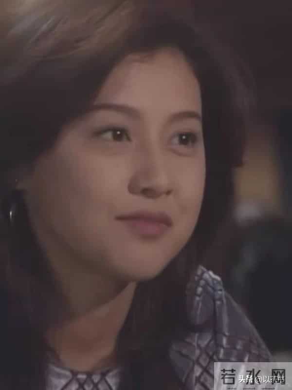 54岁藤原纪香风韵犹存很迷人，有过2段姐弟恋婚姻，无儿女成遗憾