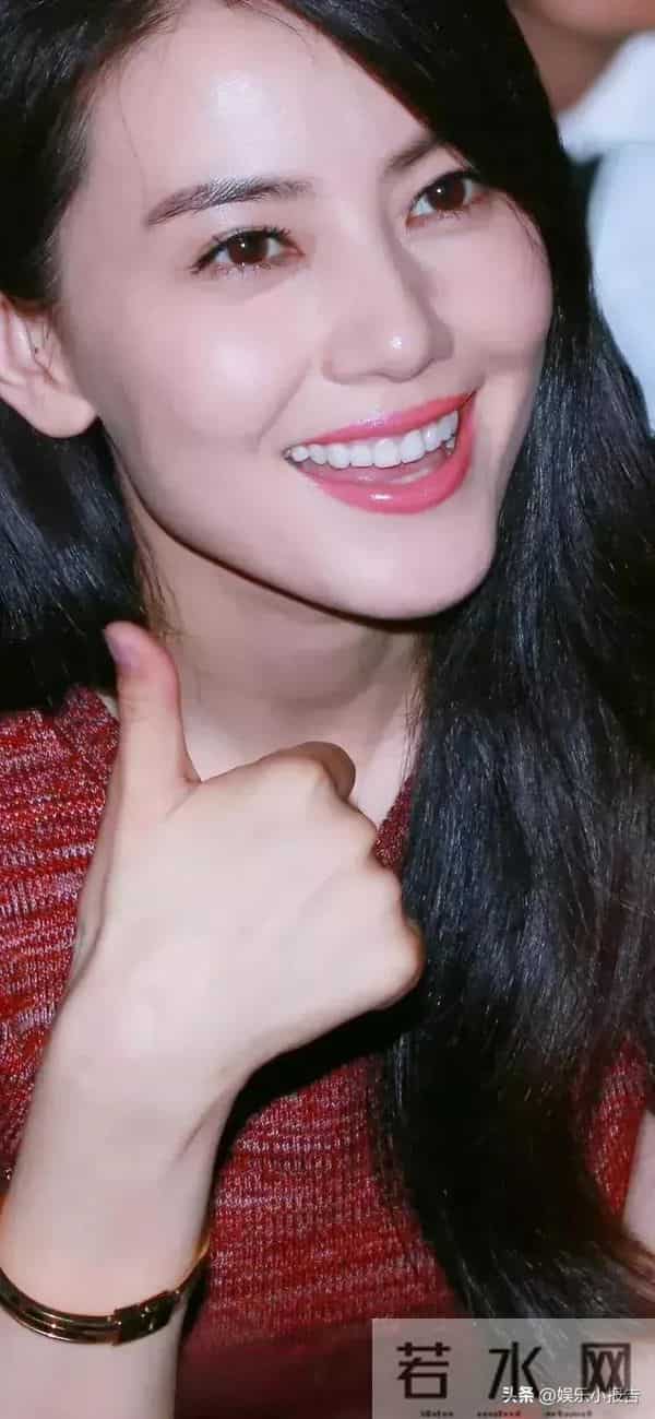 高圆圆日渐丰腴了，毕竟年龄大了