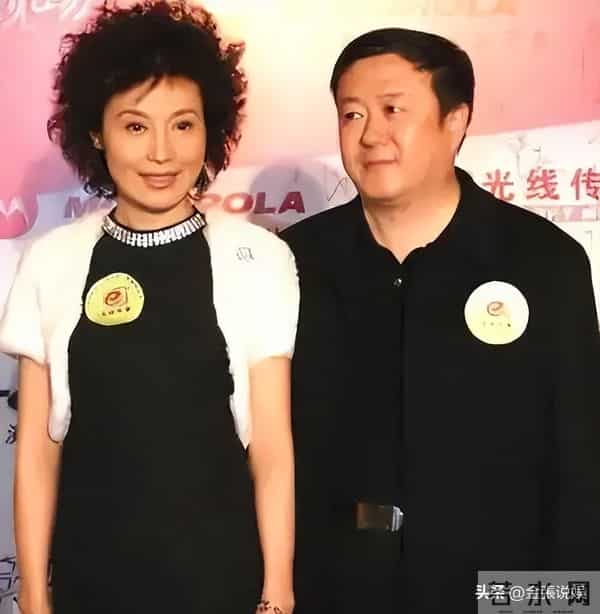一婚娶央视主持人，二婚娶演员，三婚娶小30岁美女，64岁终于当爹