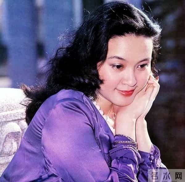 方舒：背叛丈夫陈国星，嫁小10岁屠洪刚后被抛弃，如今过得怎样？