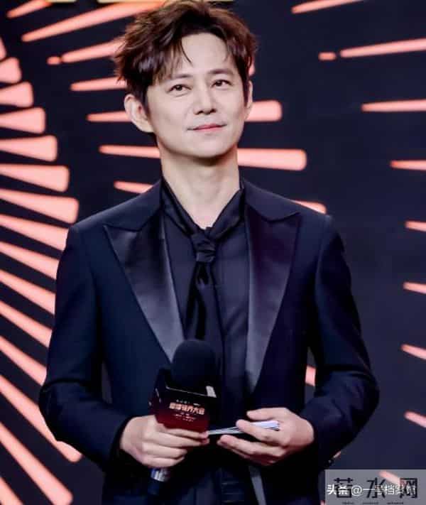 何炅谢娜再次同台,难敌岁月,何炅回应衰老焦虑,令人唏嘘!