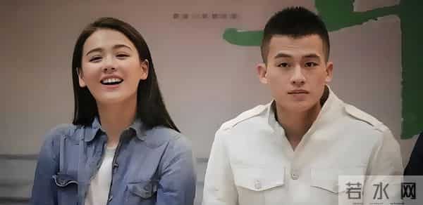 欧豪马思纯分手7年再同框，男方偷瞄女方表情微妙，网友呼吁复合