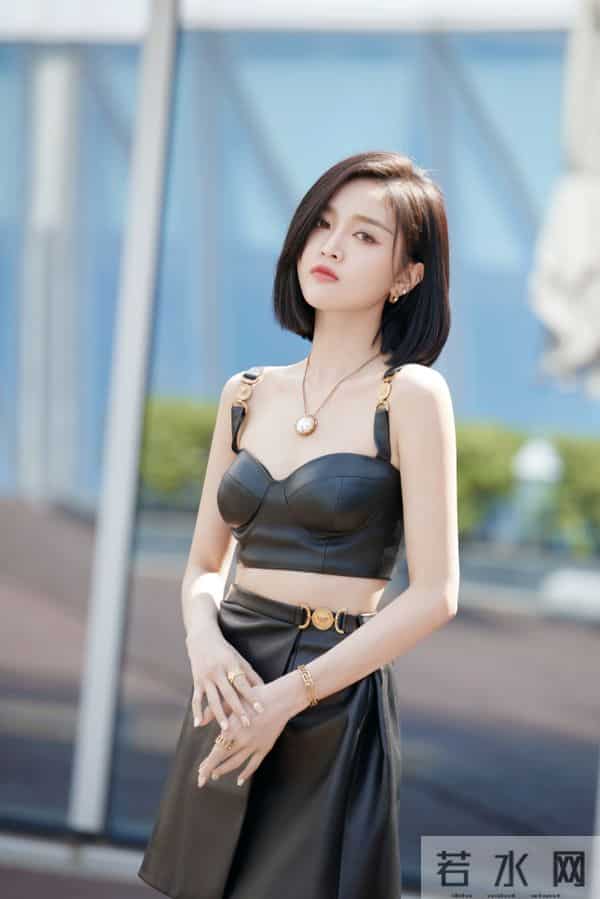 皮裤风——吴宣仪是不是很飒很美丽