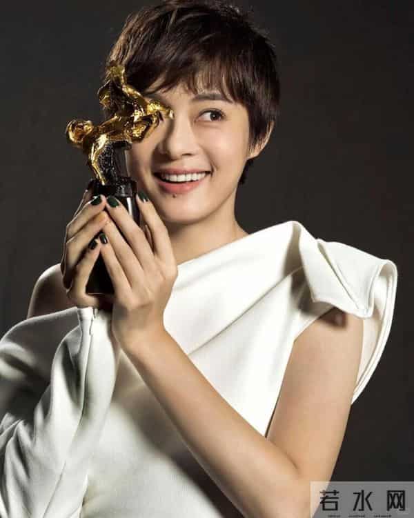 43岁孙俪现状曝光，张艺谋没说错，不合群的她早已走上另一条大道