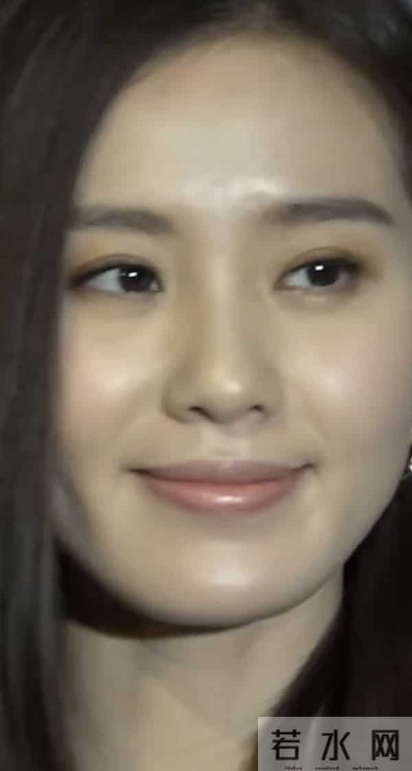 刘诗诗的素颜好美，看上去很健康的样子，比年轻的时候耐看